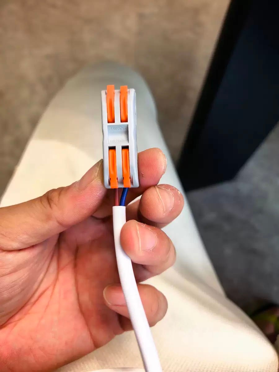 Plug-free terminal connector option for a high-speed hotel hair dryer project